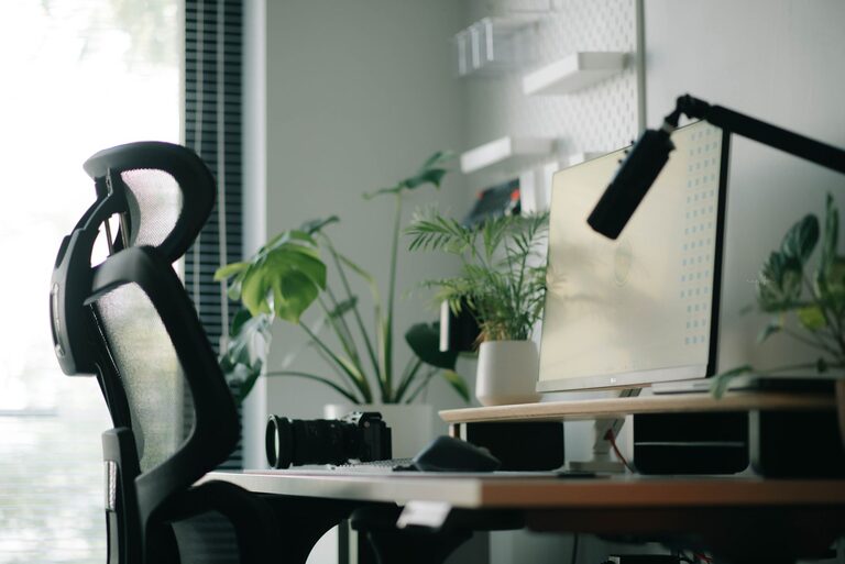 Tips for Creating a Cozy and Functional Home Office Space